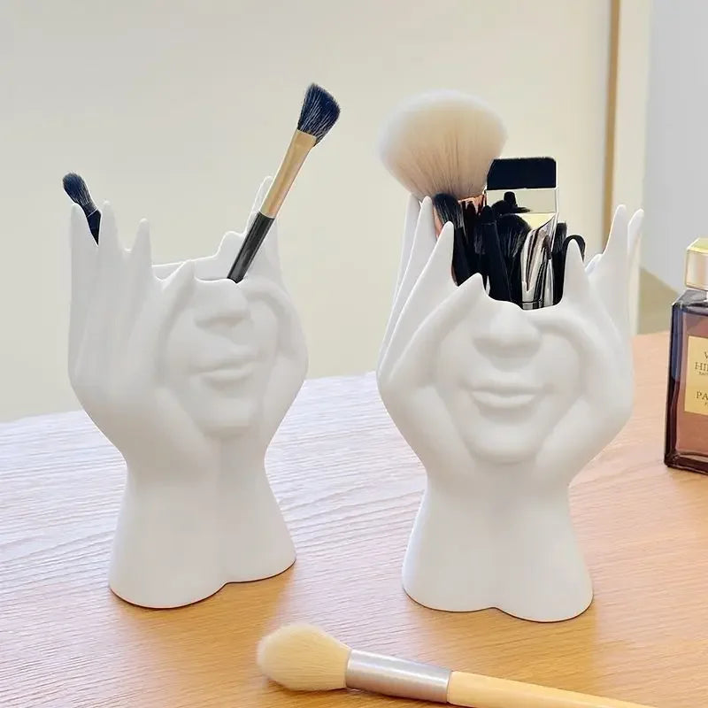 Abstract Facial Art Desktop Ornament High-End Feeling Wood Pen Holder Makeup Brush Accessory for Office Student Decor
