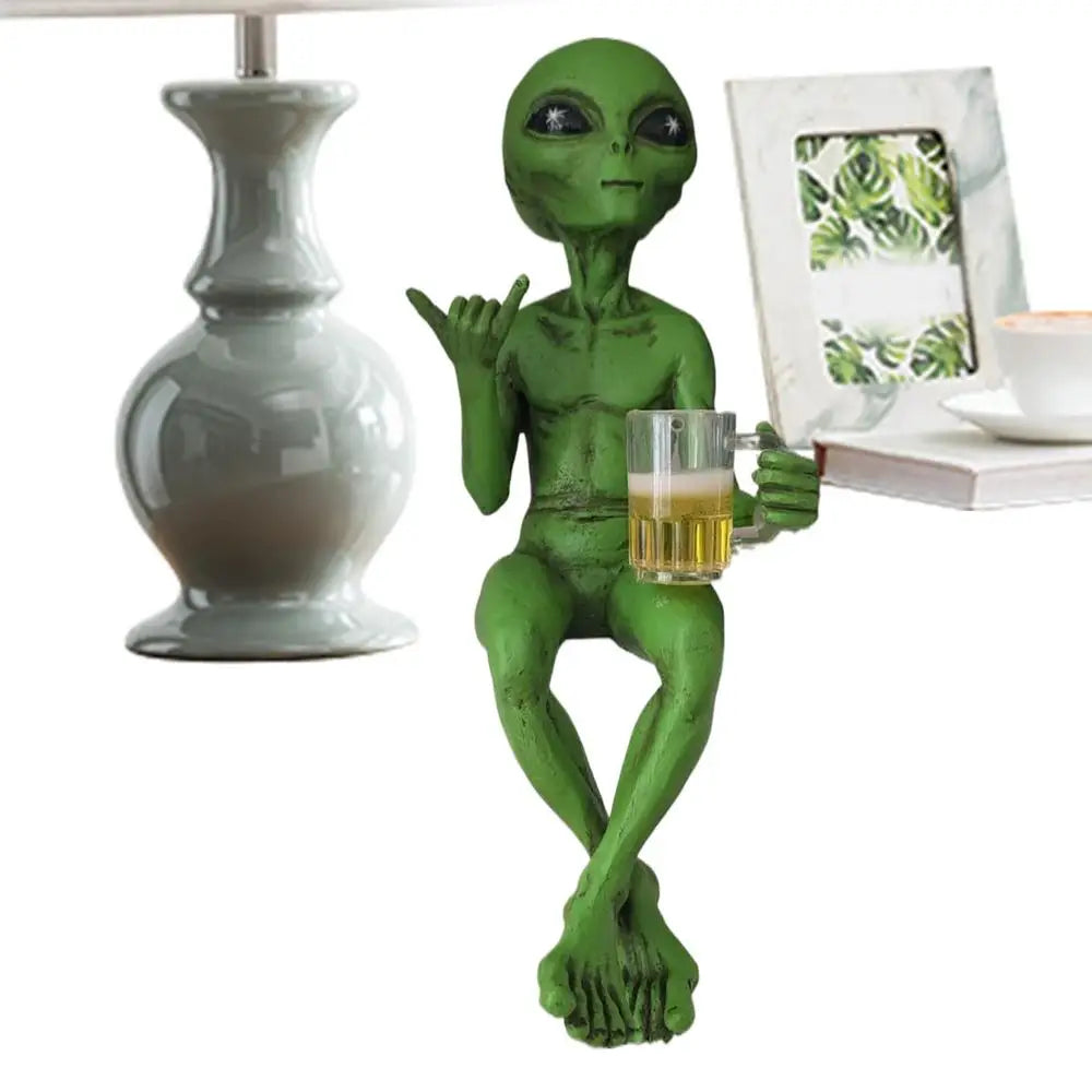 Resin Alien Figurine Beer Drinker Garden Yard Art Ornament Funny Sculpture Desktop Decor for Home Landscaping