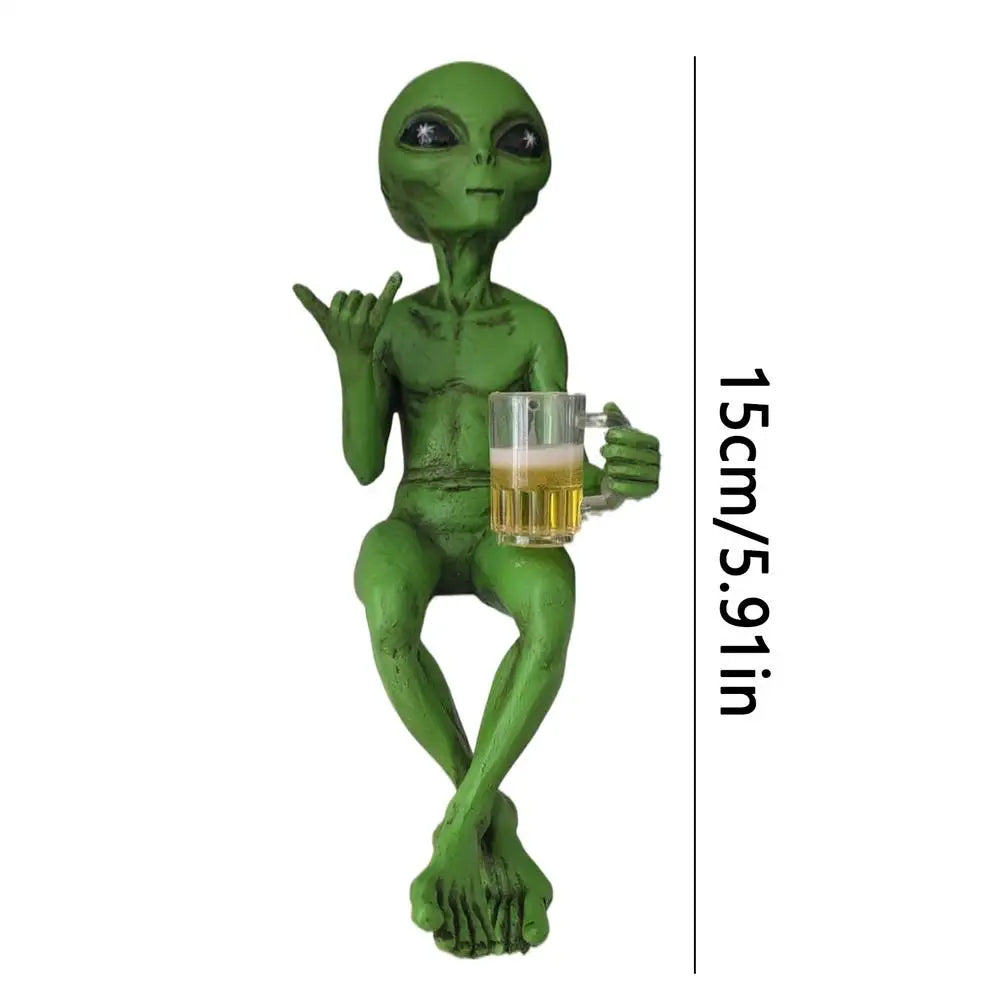 Resin Alien Figurine Beer Drinker Garden Yard Art Ornament Funny Sculpture Desktop Decor for Home Landscaping