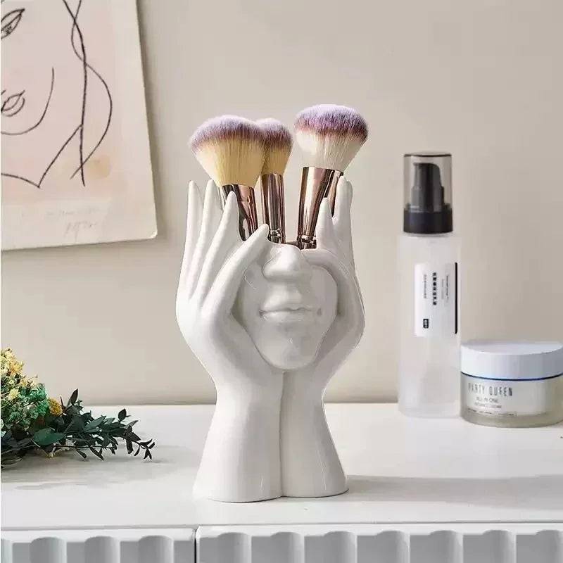 Abstract Facial Art Desktop Ornament High-End Feeling Wood Pen Holder Makeup Brush Accessory for Office Student Decor