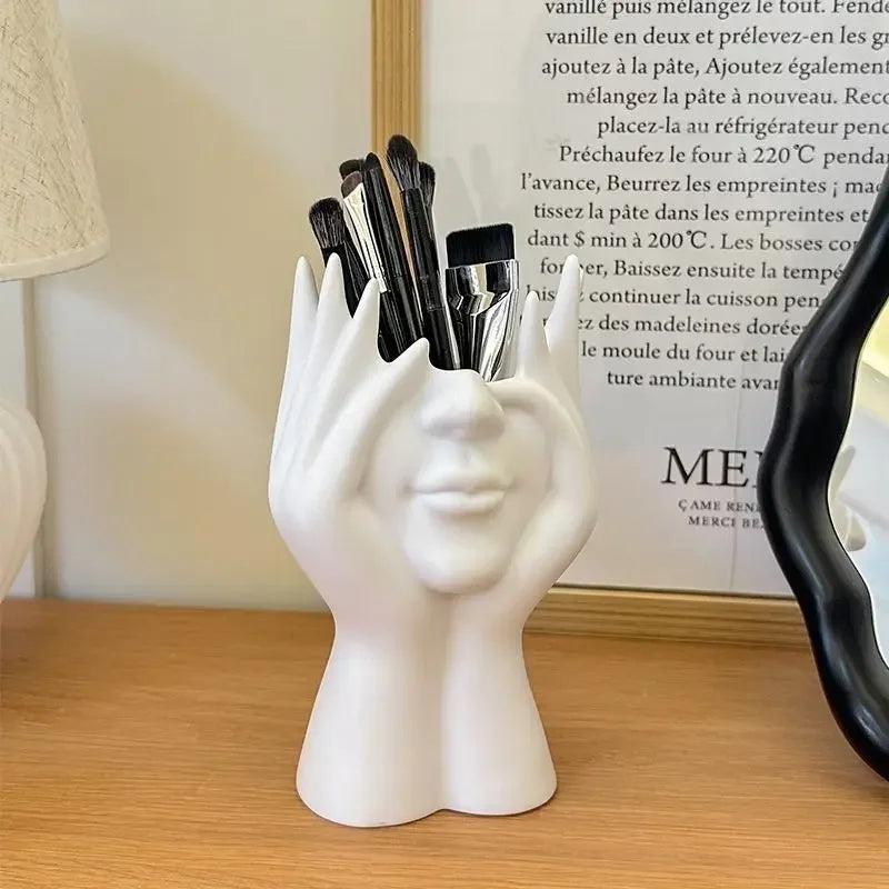 Abstract Facial Art Desktop Ornament High-End Feeling Wood Pen Holder Makeup Brush Accessory for Office Student Decor